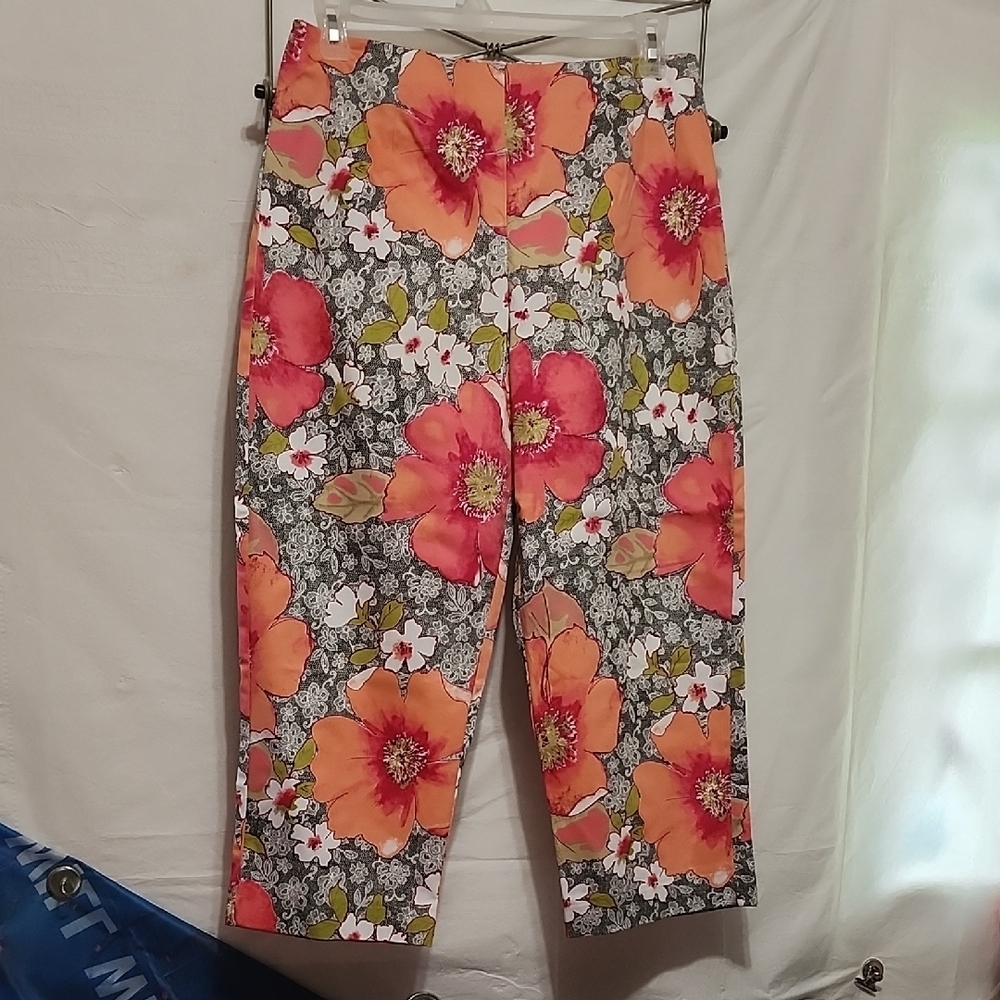 NWOT Vintage Sz12 Bold Floral Capri Pants, Made In USA.